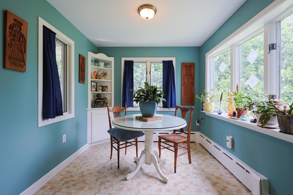 Attleboro, Massachusetts 02703, United States, 4 Bedrooms Bedrooms, ,2 BathroomsBathrooms,Residential,Active,152795