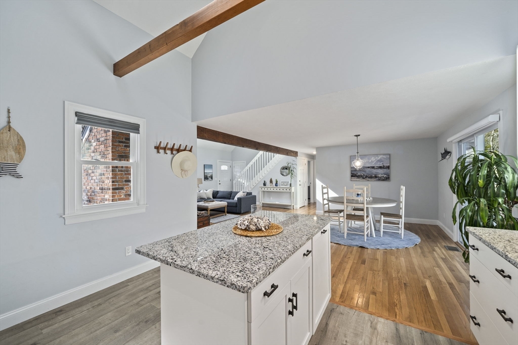 53 Sadys Ln, Falmouth, MA Photo #4