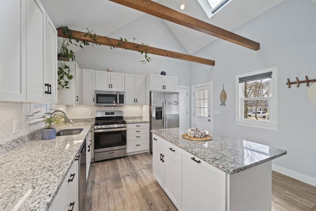 53 Sadys Ln, Falmouth, MA Photo #5