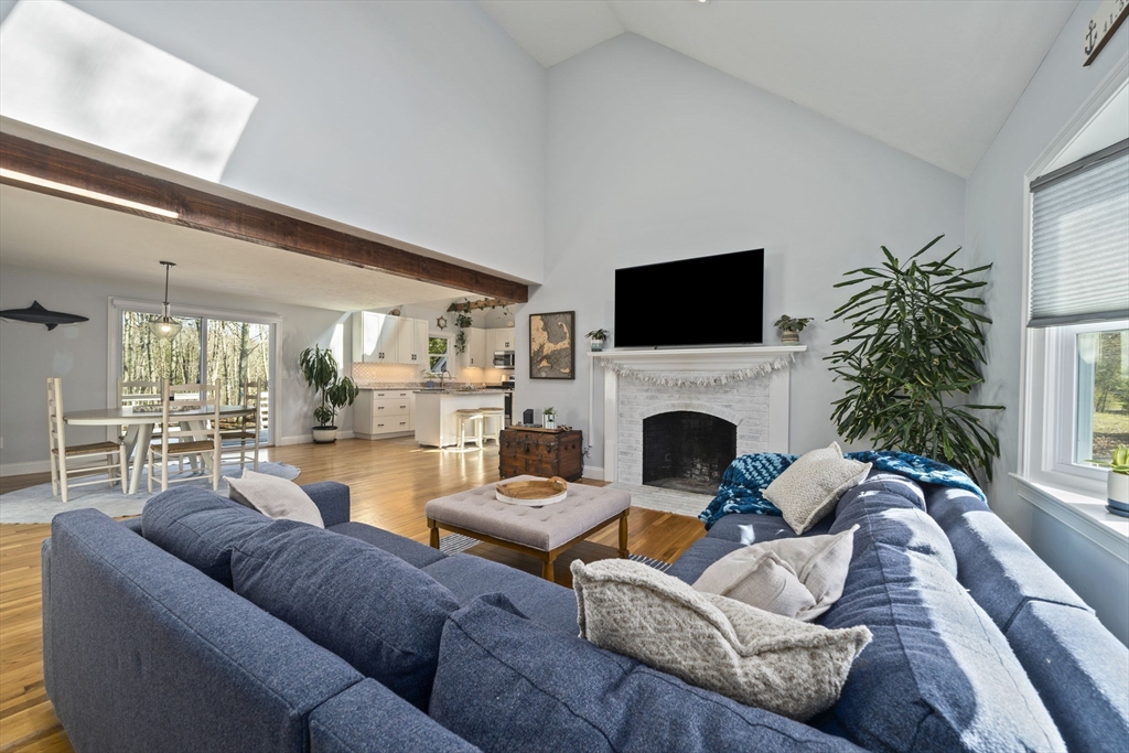 53 Sadys Ln, Falmouth, MA Photo #12