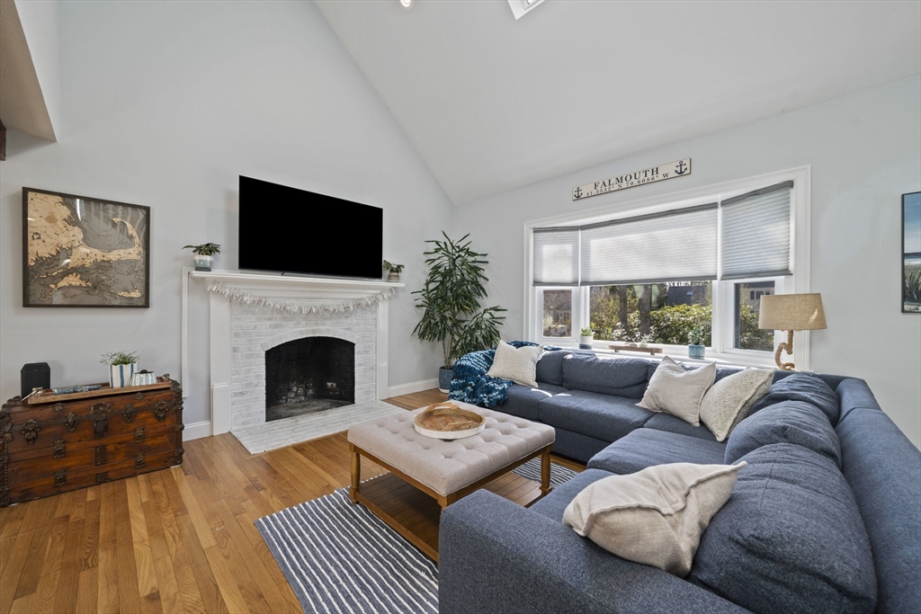 53 Sadys Ln, Falmouth, MA Photo #9