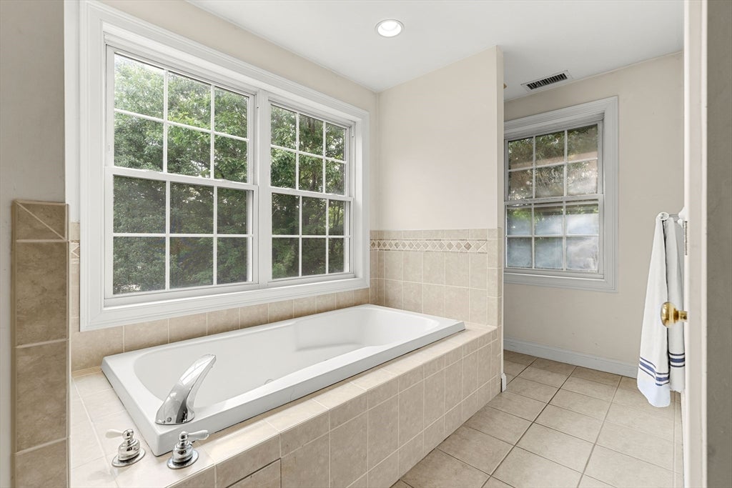 72 Alpine Way, Tyngsborough, MA, 72 Alpine Way, Tyngsborough, MA Photo #25