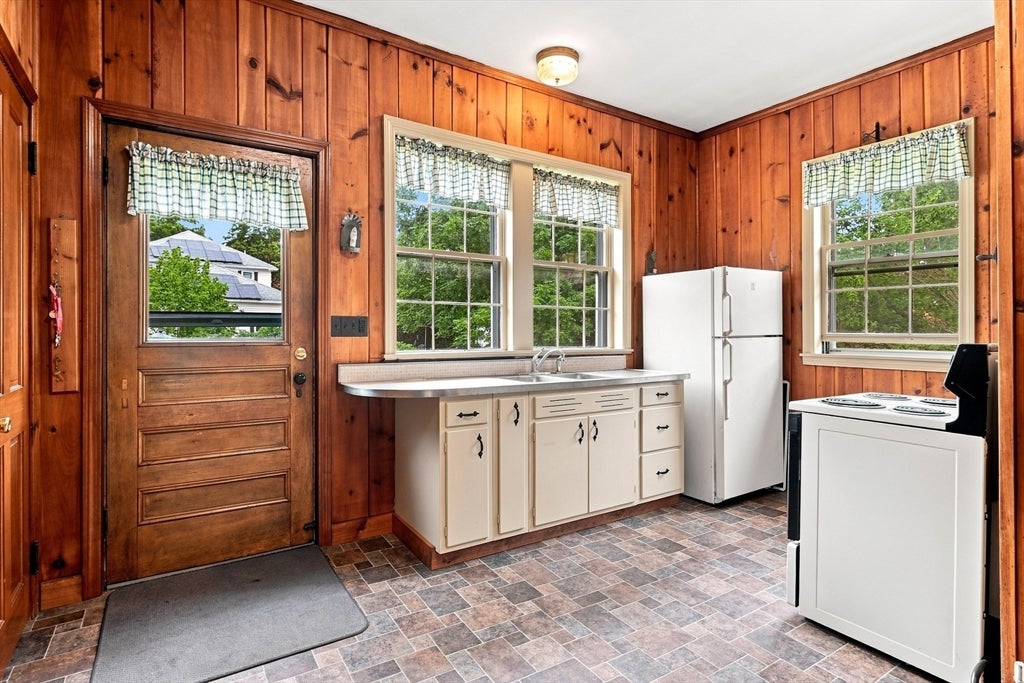 11 High St, Monson, MA, 11 High St, Monson, MA Photo #6
