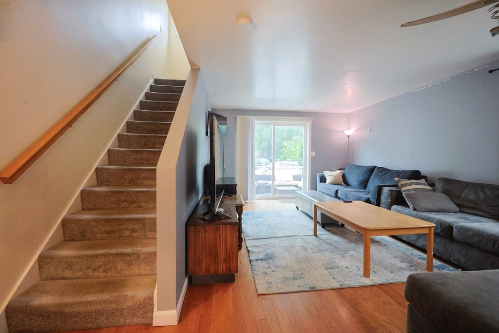 205 W 6th Street 205