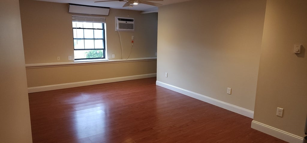 1 Old Colony Rd 109