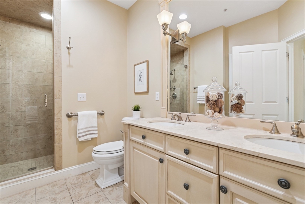 Lynnfield, Massachusetts 01940, United States, 3 Bedrooms Bedrooms, ,3 BathroomsBathrooms,Residential,Pending,187462