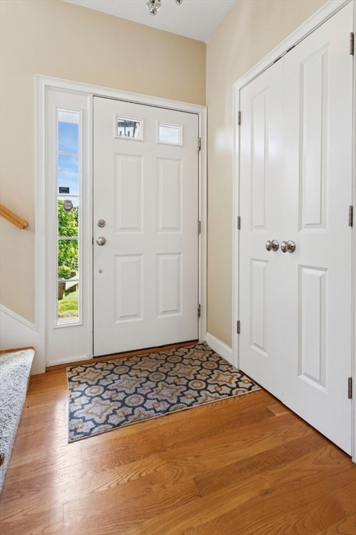 Lynnfield, Massachusetts 01940, United States, 3 Bedrooms Bedrooms, ,3 BathroomsBathrooms,Residential,Pending,187462