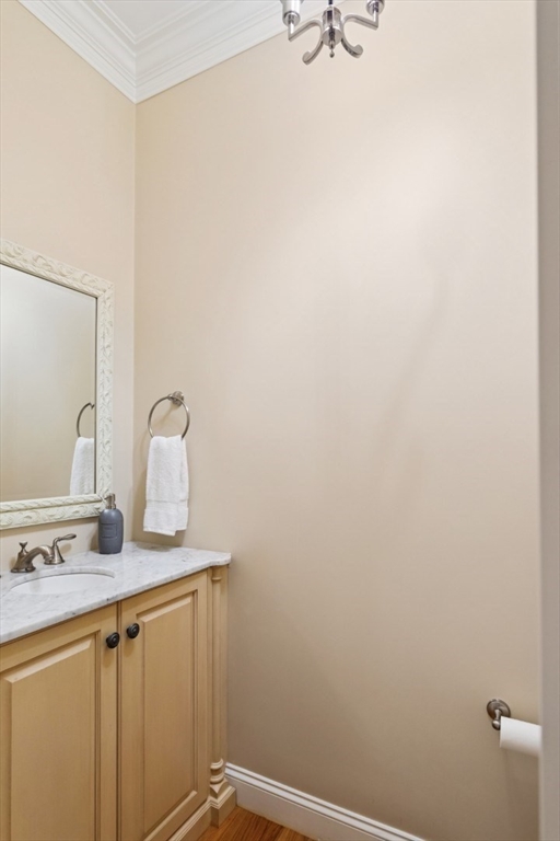 Lynnfield, Massachusetts 01940, United States, 3 Bedrooms Bedrooms, ,3 BathroomsBathrooms,Residential,Pending,187462