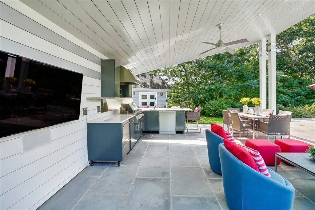 8 Woodhaven Dr, Edgartown, MA Photo #33