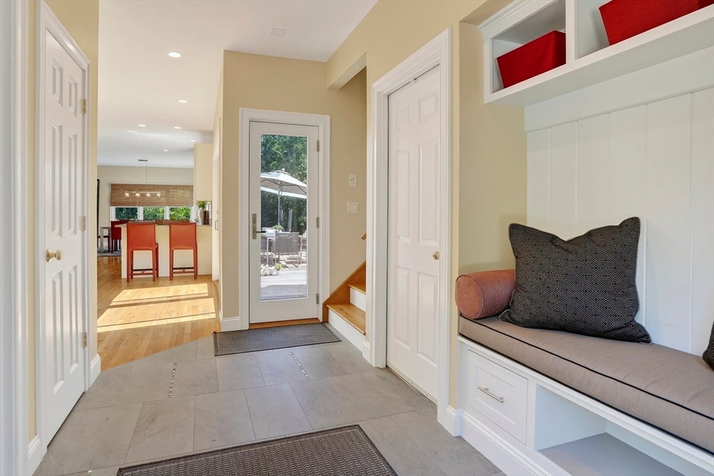 8 Woodhaven Dr, Edgartown, MA Photo #7