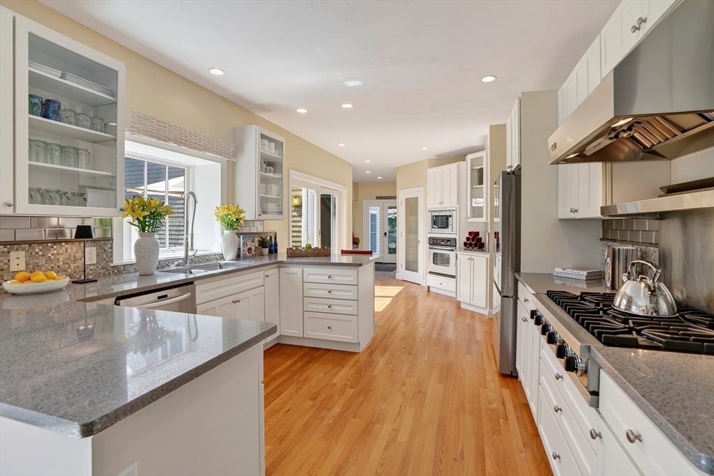 8 Woodhaven Dr, Edgartown, MA Photo #8