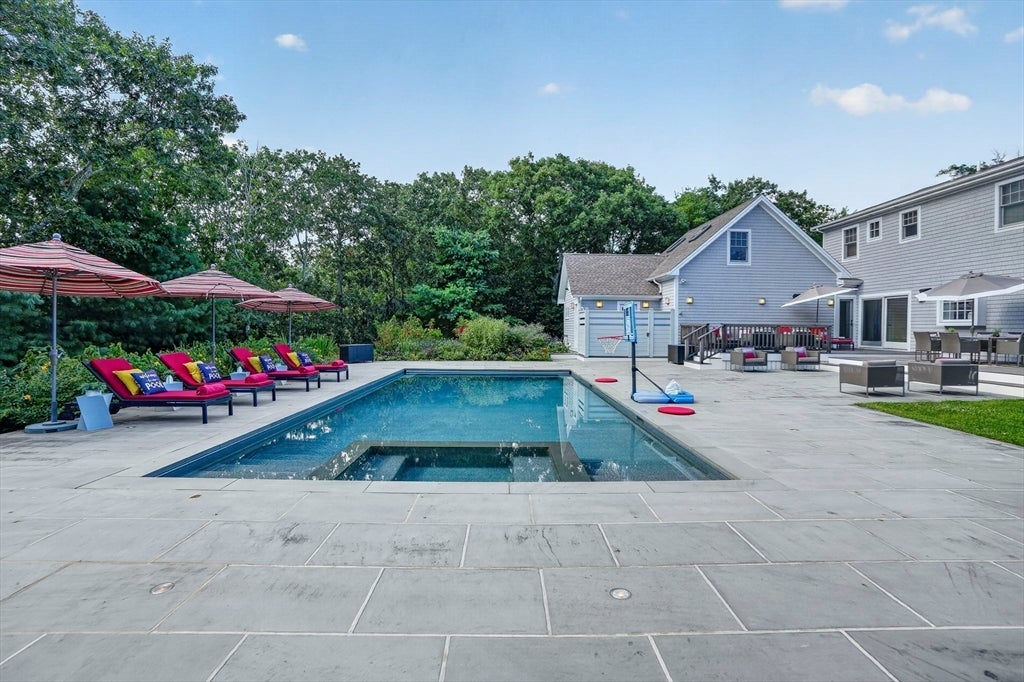 8 Woodhaven Dr, Edgartown, MA Photo #39