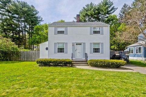Photo of 143 Sycamore St, Holyoke, MA 01040 (MLS # 73509247)