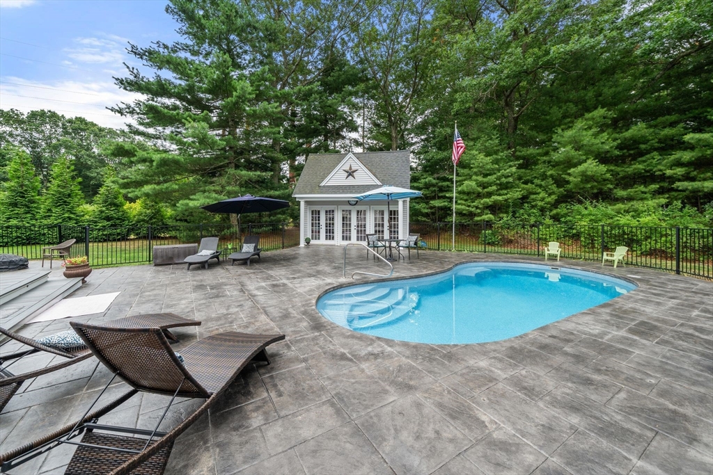 31 Delorenzo Dr