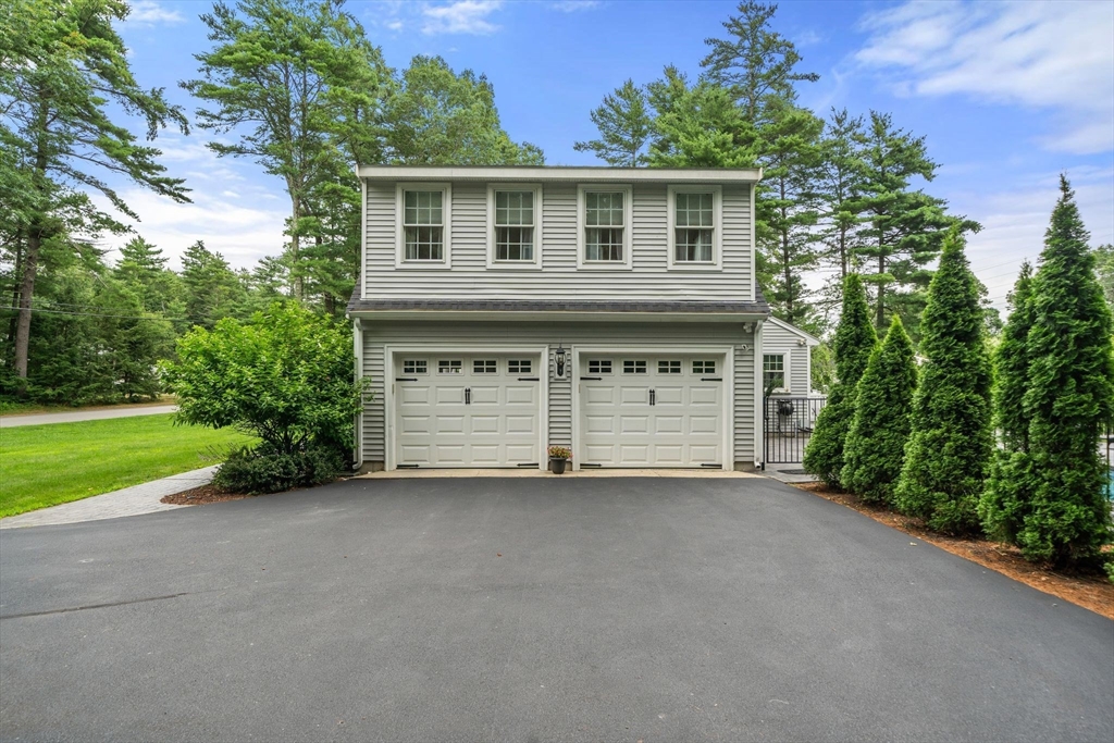 31 Delorenzo Dr