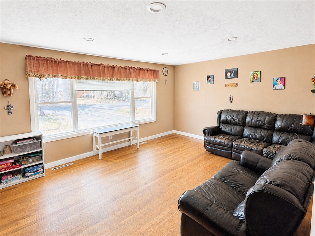 48 Sullivan Dr