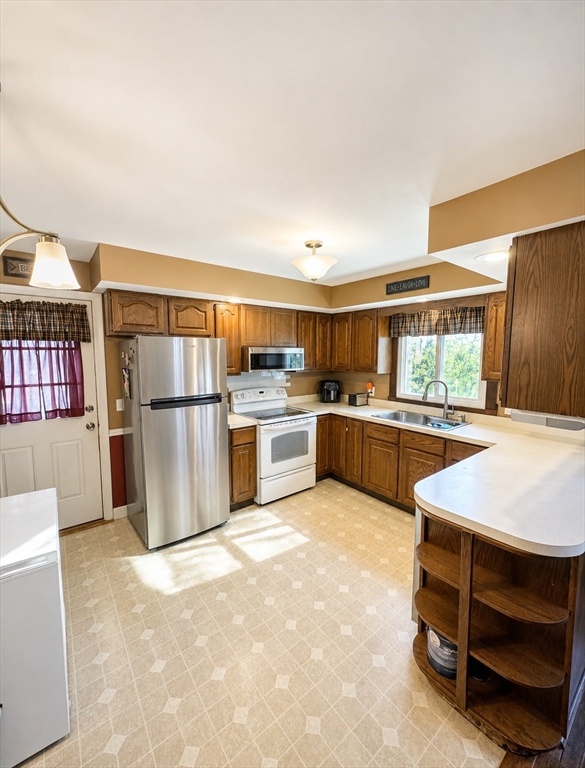 48 Sullivan Dr