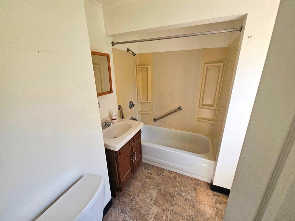 186 Burbank St, Pittsfield, MA, 186 Burbank St, Pittsfield, MA Photo #5