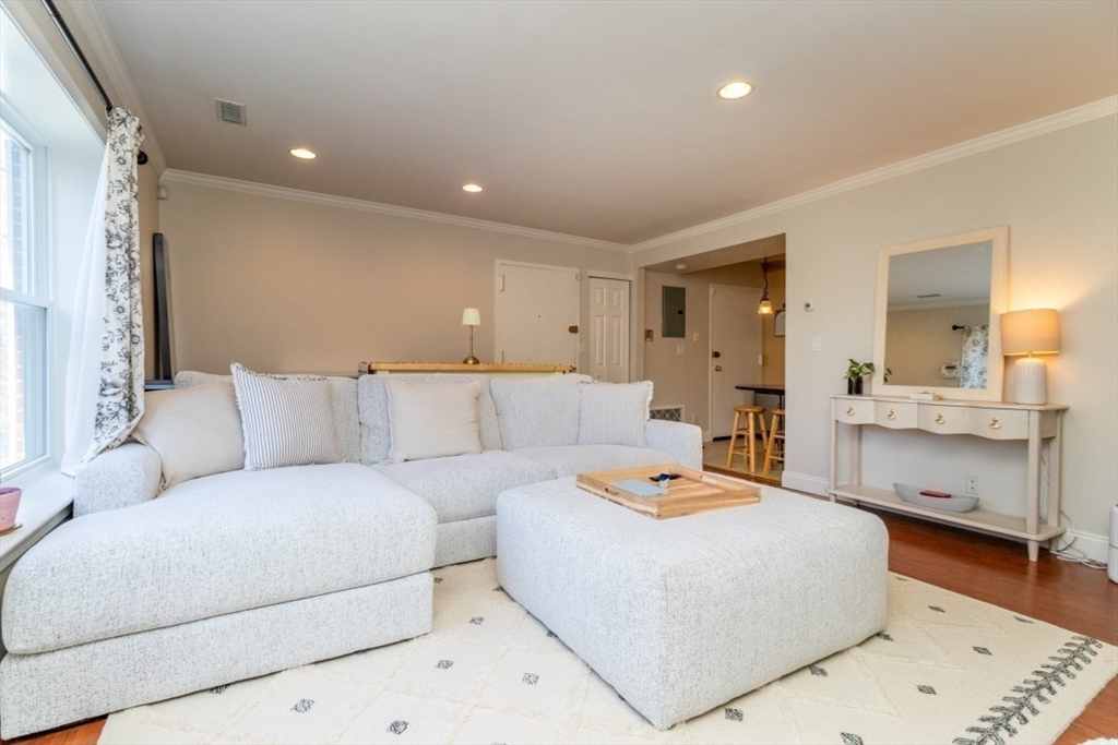 156 Newton St 4