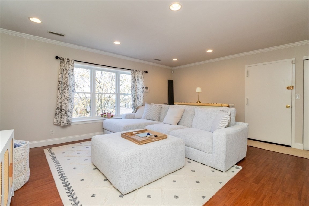156 Newton St 4