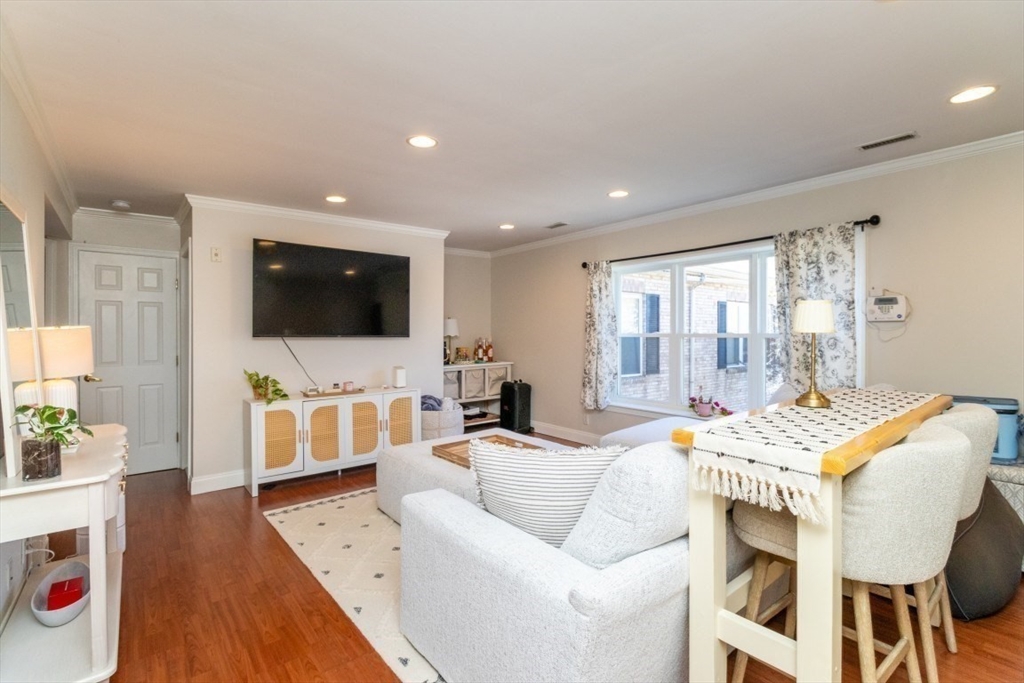 156 Newton St 4