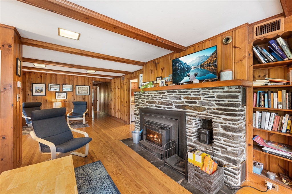 6 Turner Ln