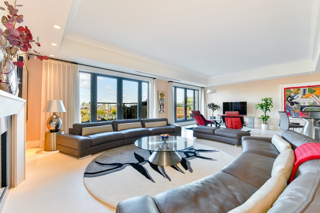 776 Boylston E9C
