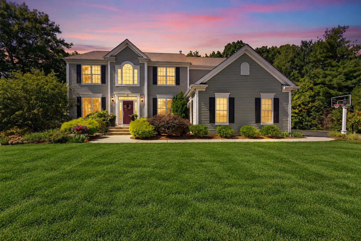 Photo of 32 Howarth Dr, Upton, MA