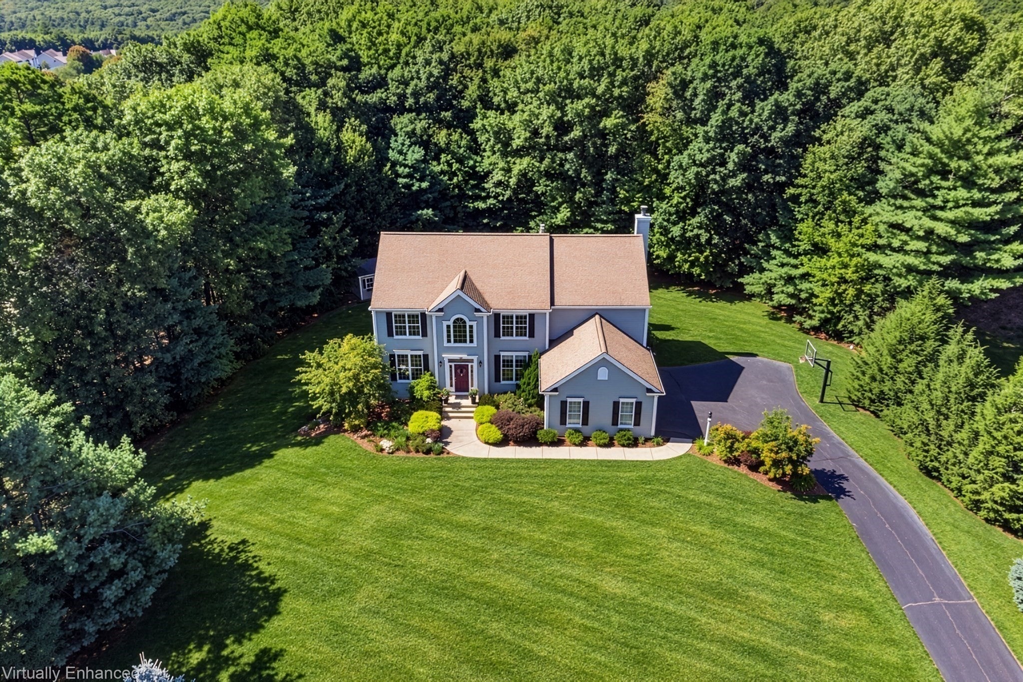 32 Howarth Dr