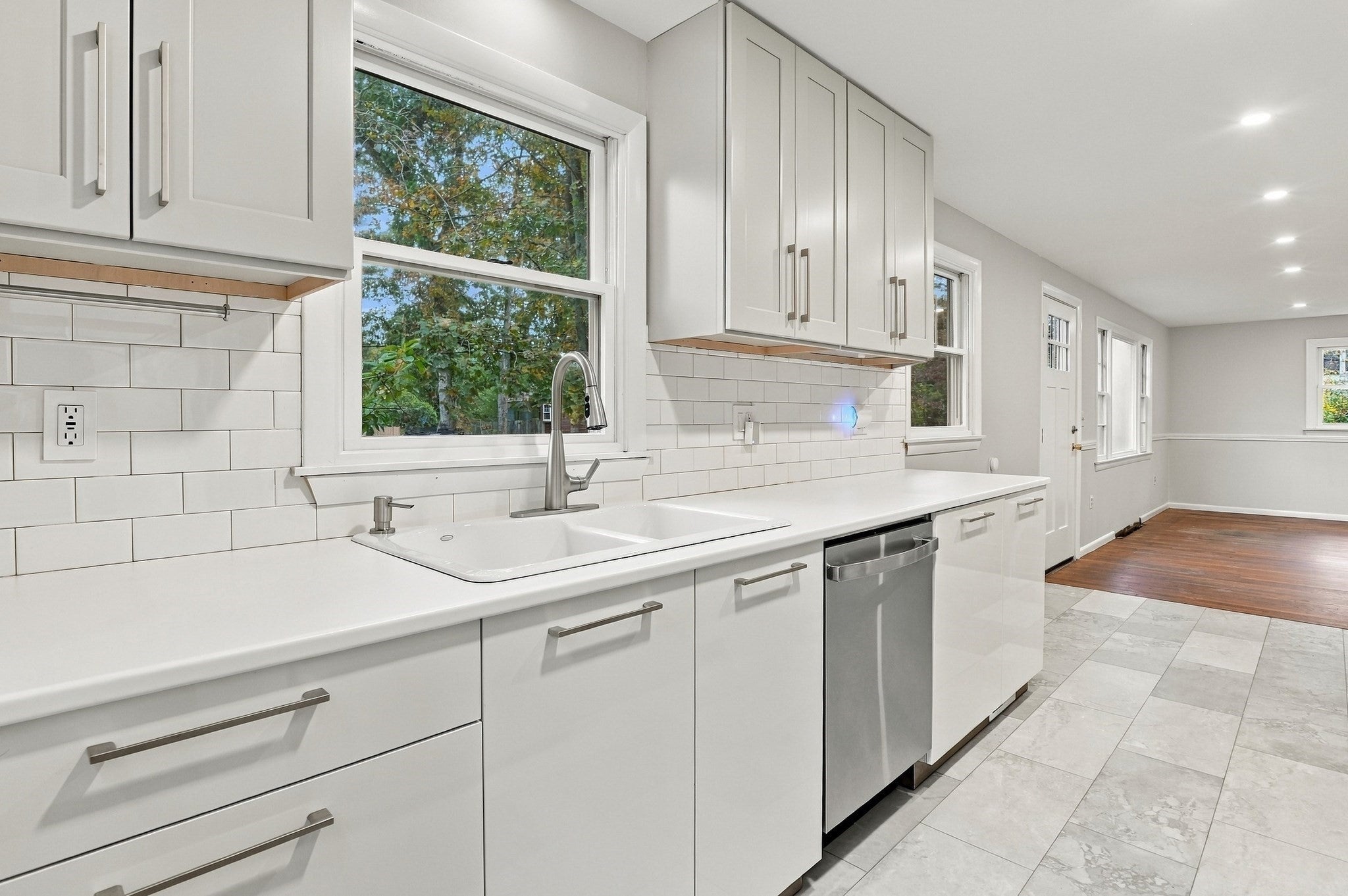 5 White Pine Ln