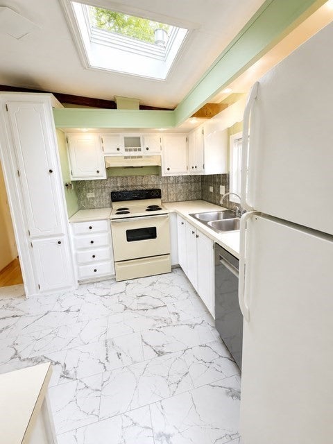 1 Canterbury Lane, Rockland MA 02370