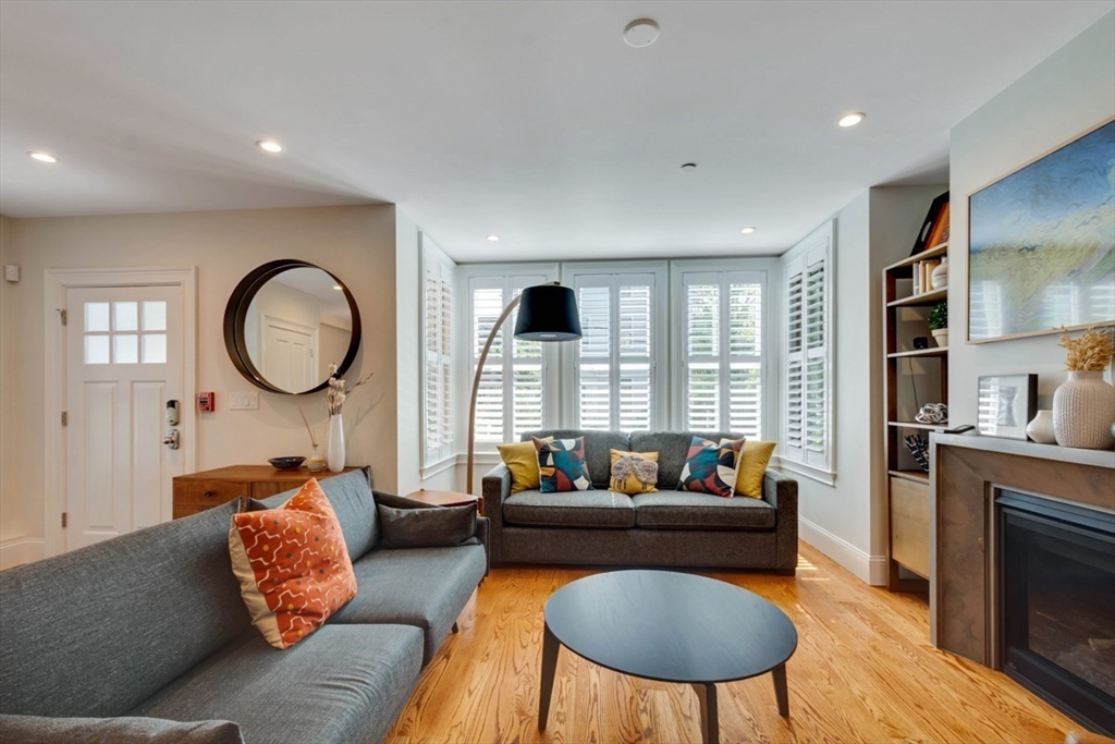 43 Essex St 1