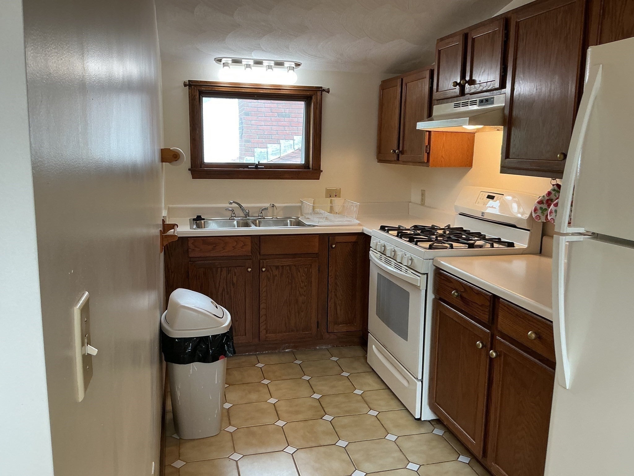 53 Melvin St 1