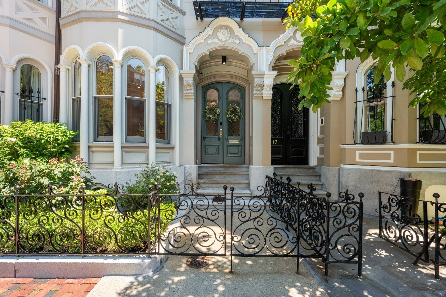 Photo of 21 Rutland Sq, Boston, MA