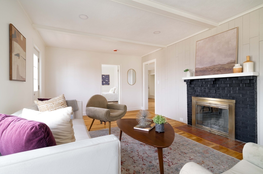 652 Belmont Street 2