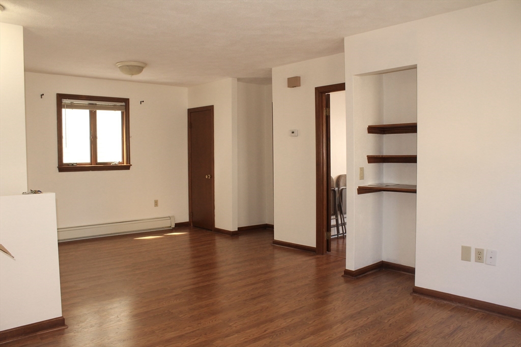 Everett, Massachusetts 02149, United States, 1 Bedroom Bedrooms, ,1 BathroomBathrooms,Residential,Active,2957