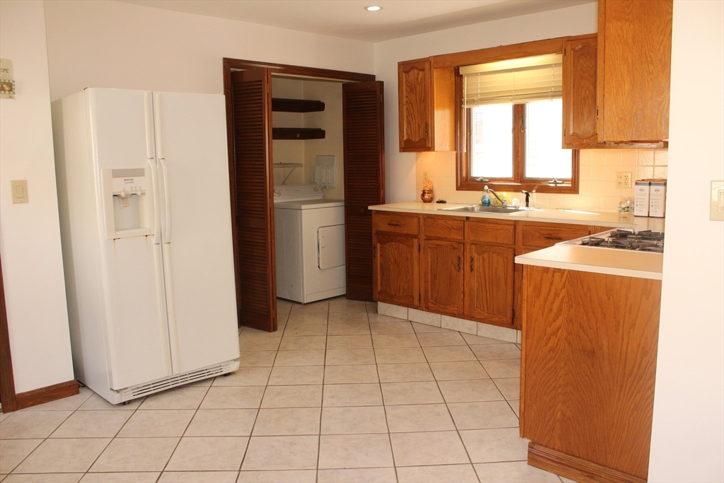 Everett, Massachusetts 02149, United States, 1 Bedroom Bedrooms, ,1 BathroomBathrooms,Residential,Active,2957