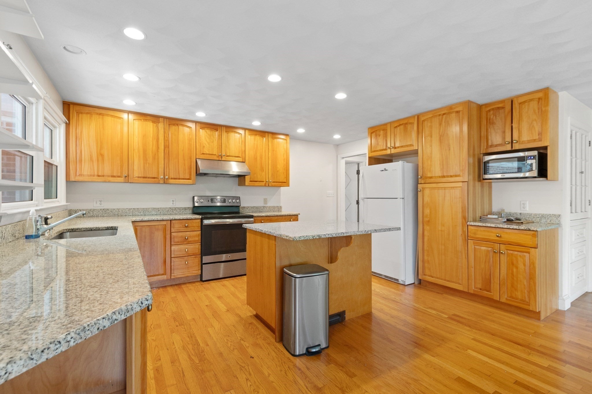 41 Old Mystic ST, Arlington, MA Photo #7