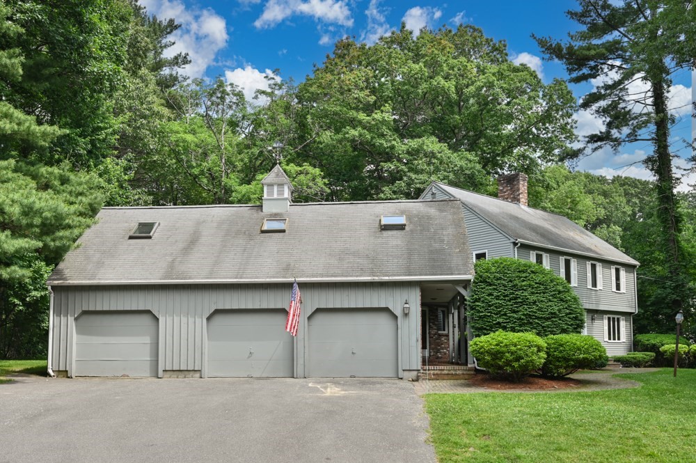 18 Strawberry Hill Ln