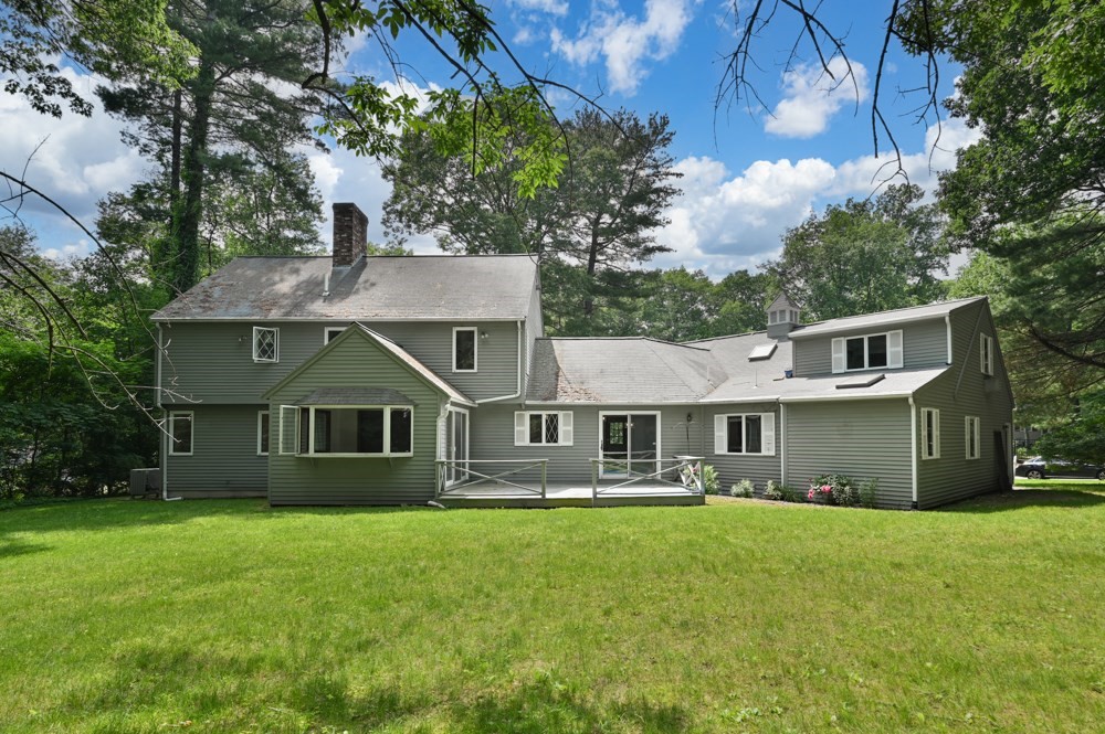 18 Strawberry Hill Ln