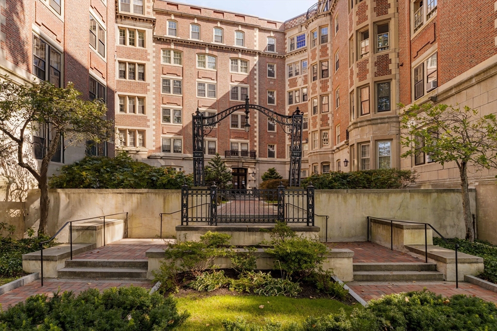 984 Memorial Drive 503