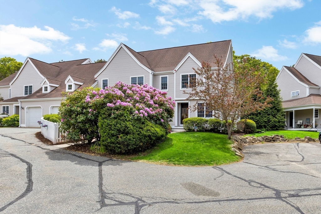 17 Hampton Ct 17