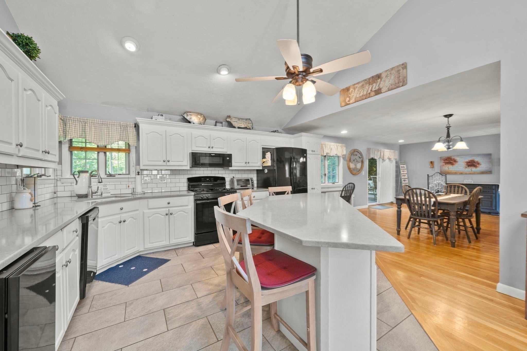 31 Columbus Road, Woburn, MA, 31 Columbus Road, Woburn, MA Photo #10