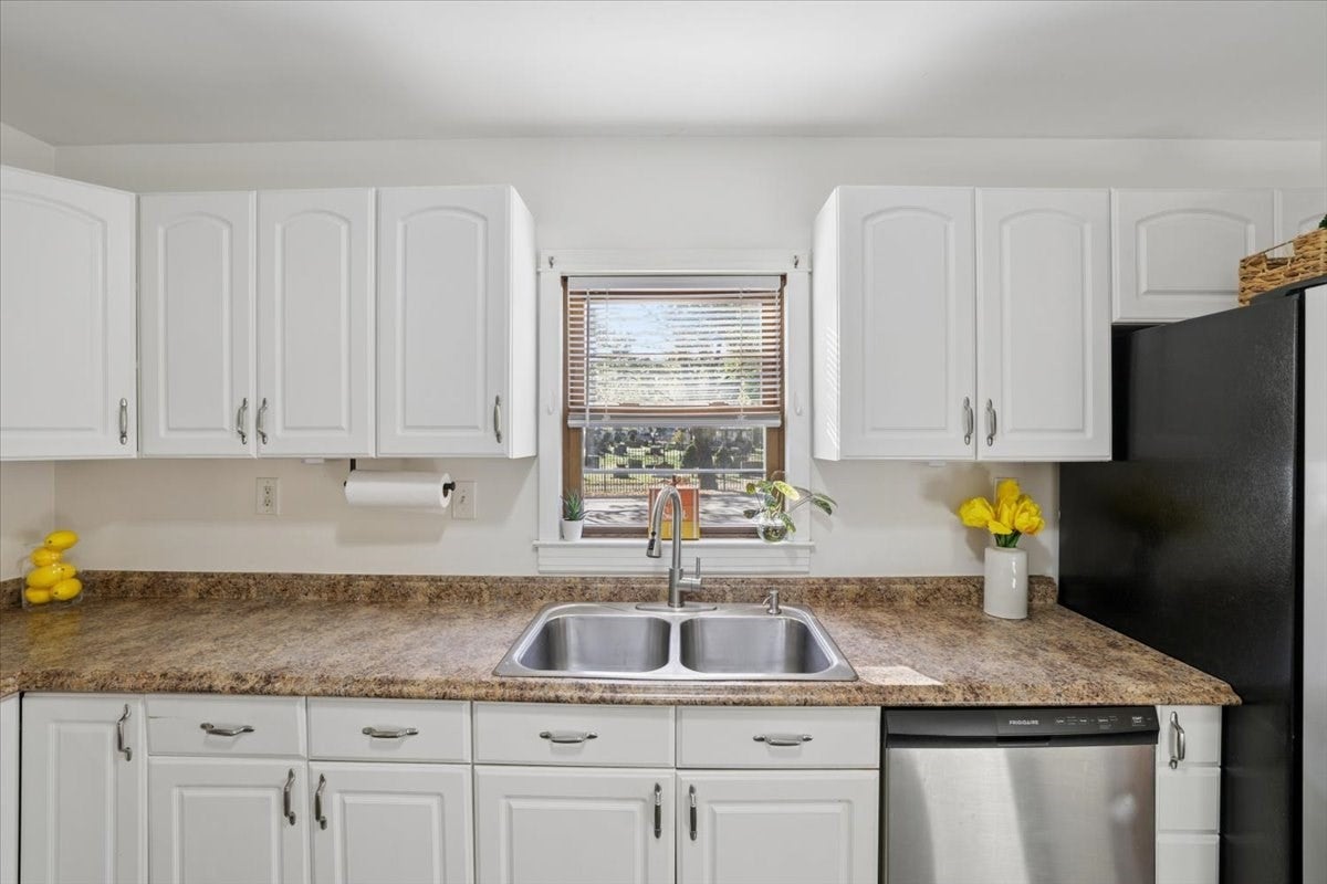 209 West Hollis St, Nashua, NH, 209 West Hollis St, Nashua, NH Photo #8