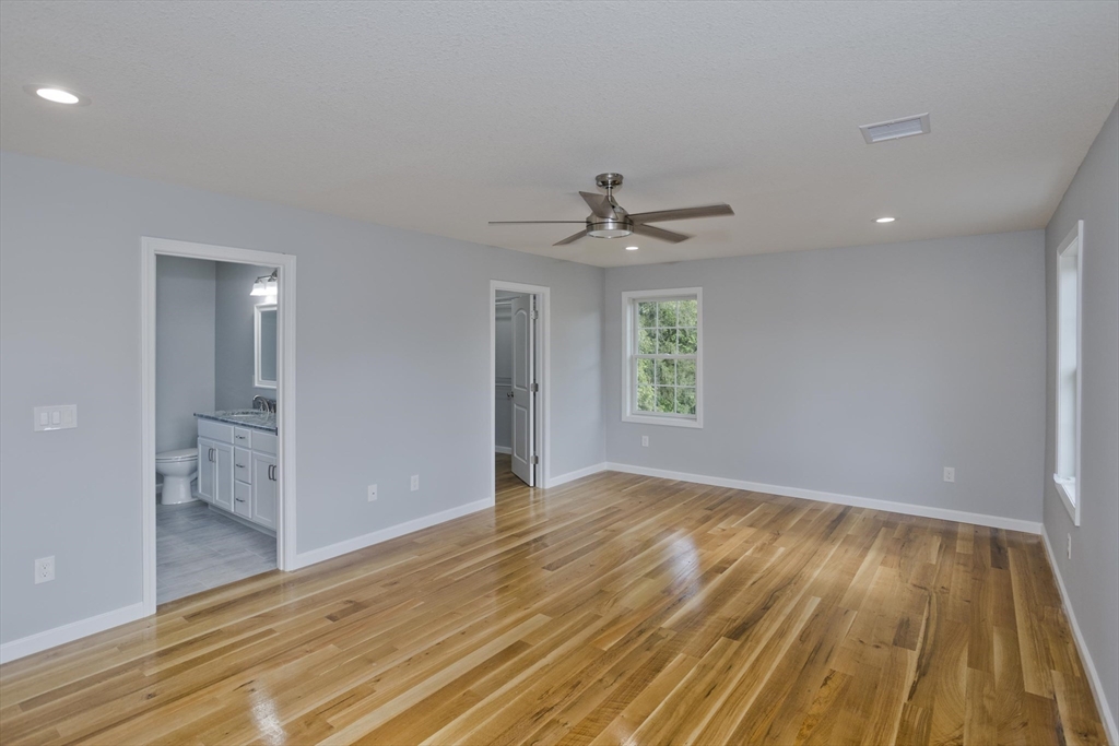 Ludlow, Massachusetts 01056, United States, 4 Bedrooms Bedrooms, ,3 BathroomsBathrooms,Residential,Active,184539