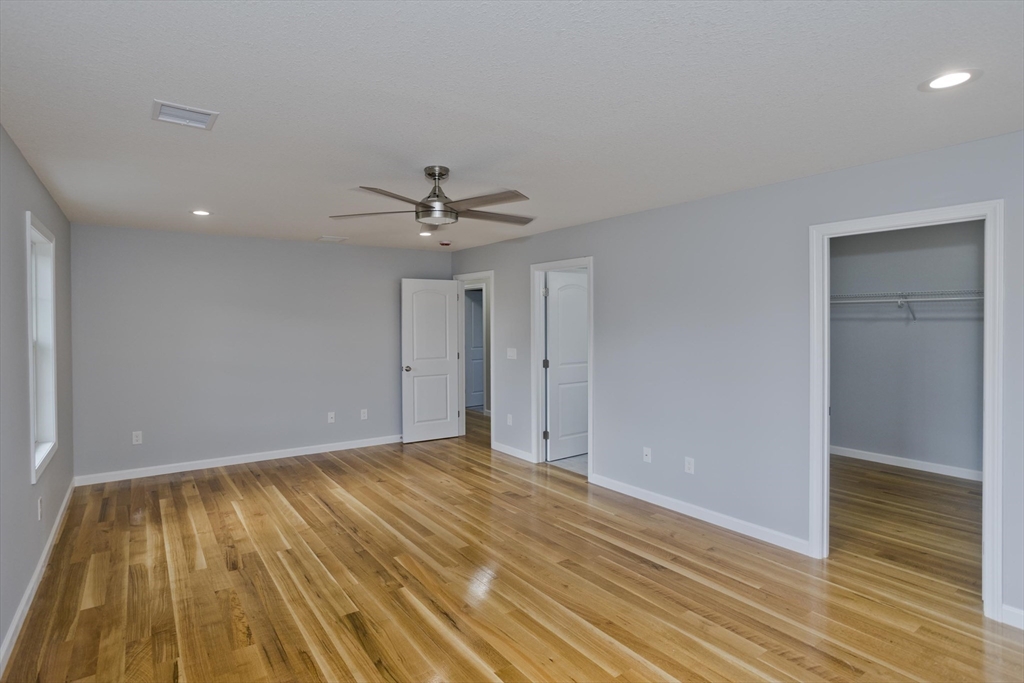 26 Swan Ave