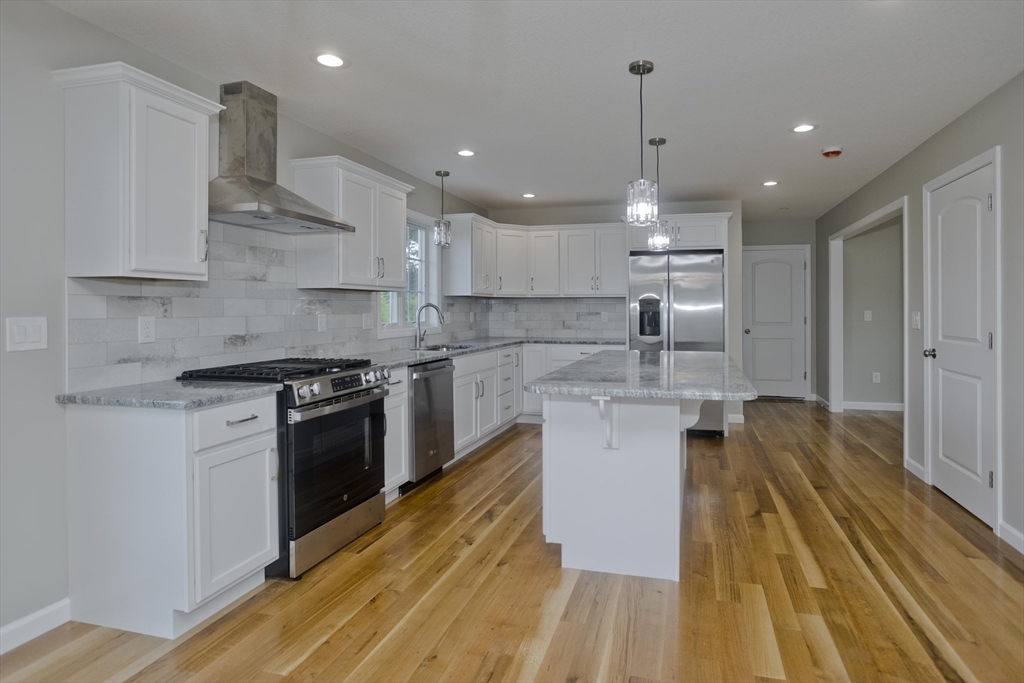 Ludlow, Massachusetts 01056, United States, 4 Bedrooms Bedrooms, ,3 BathroomsBathrooms,Residential,Active,184539