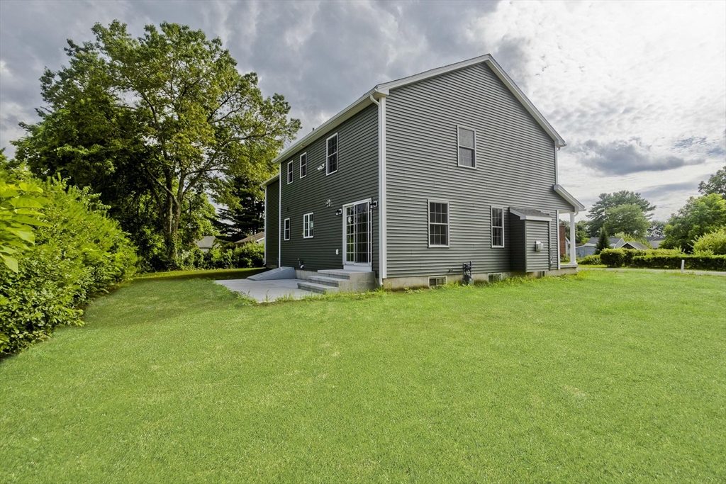 Ludlow, Massachusetts 01056, United States, 4 Bedrooms Bedrooms, ,3 BathroomsBathrooms,Residential,Active,184539