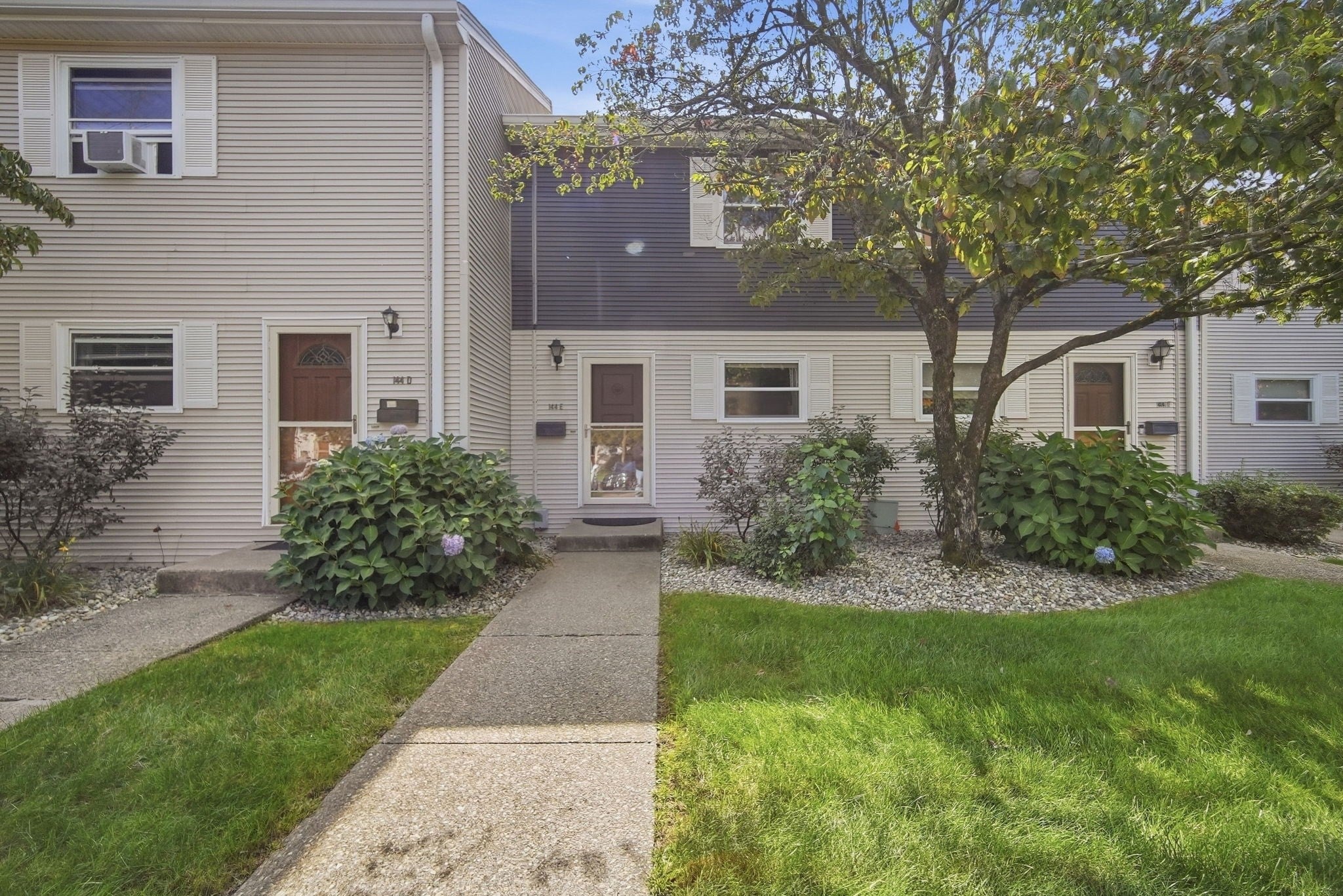 144 Autumn ST #E, Agawam, MA, 144 Autumn ST #E, Agawam, MA Photo #2