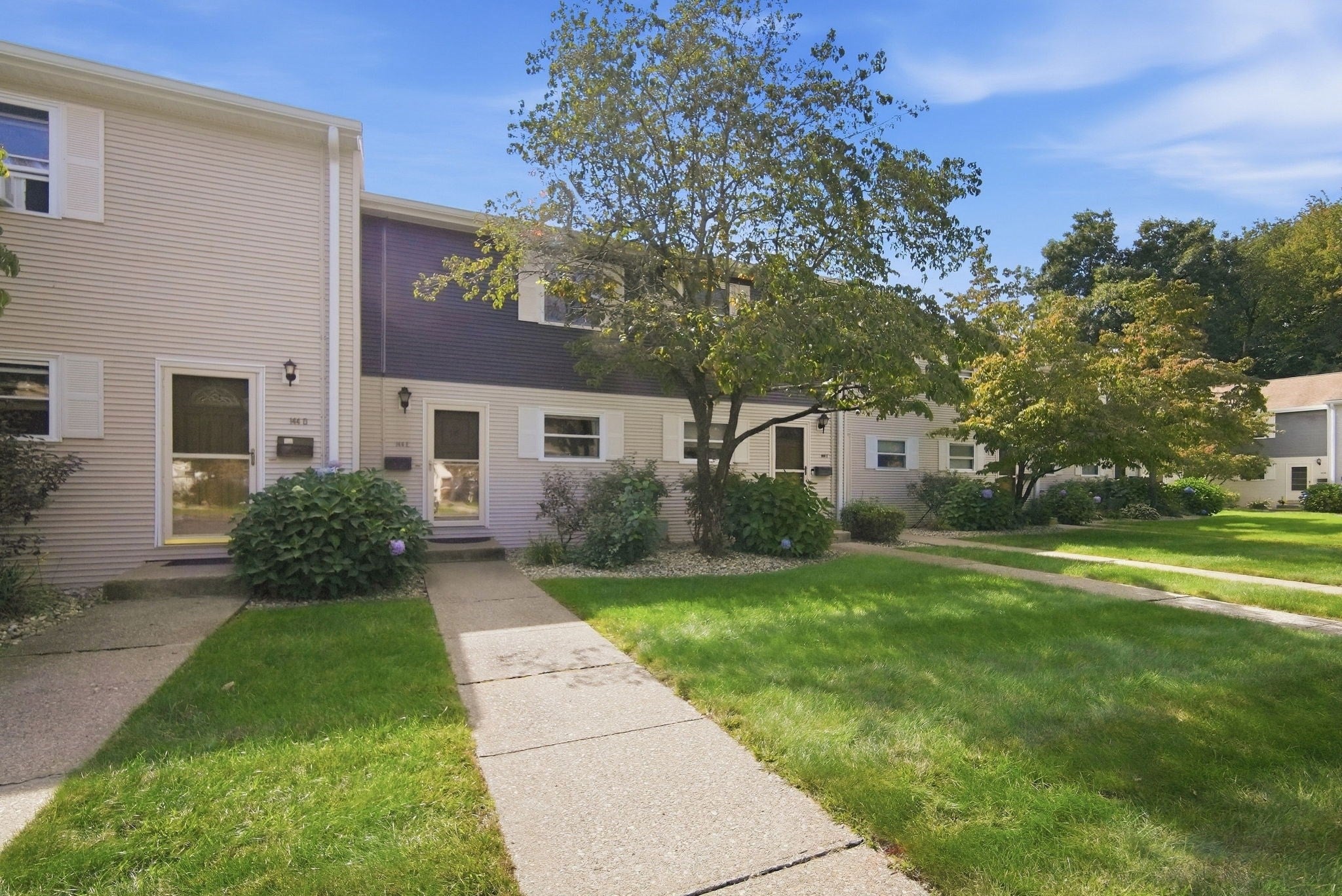 Photo of 144 Autumn ST, Agawam, MA